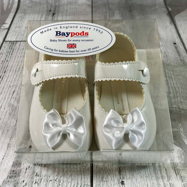 girls white small bow shoes