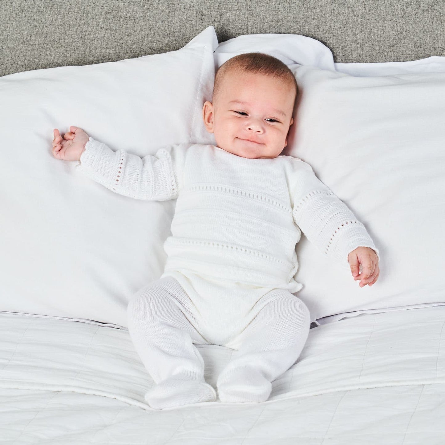 baby unisex white knitted outfit