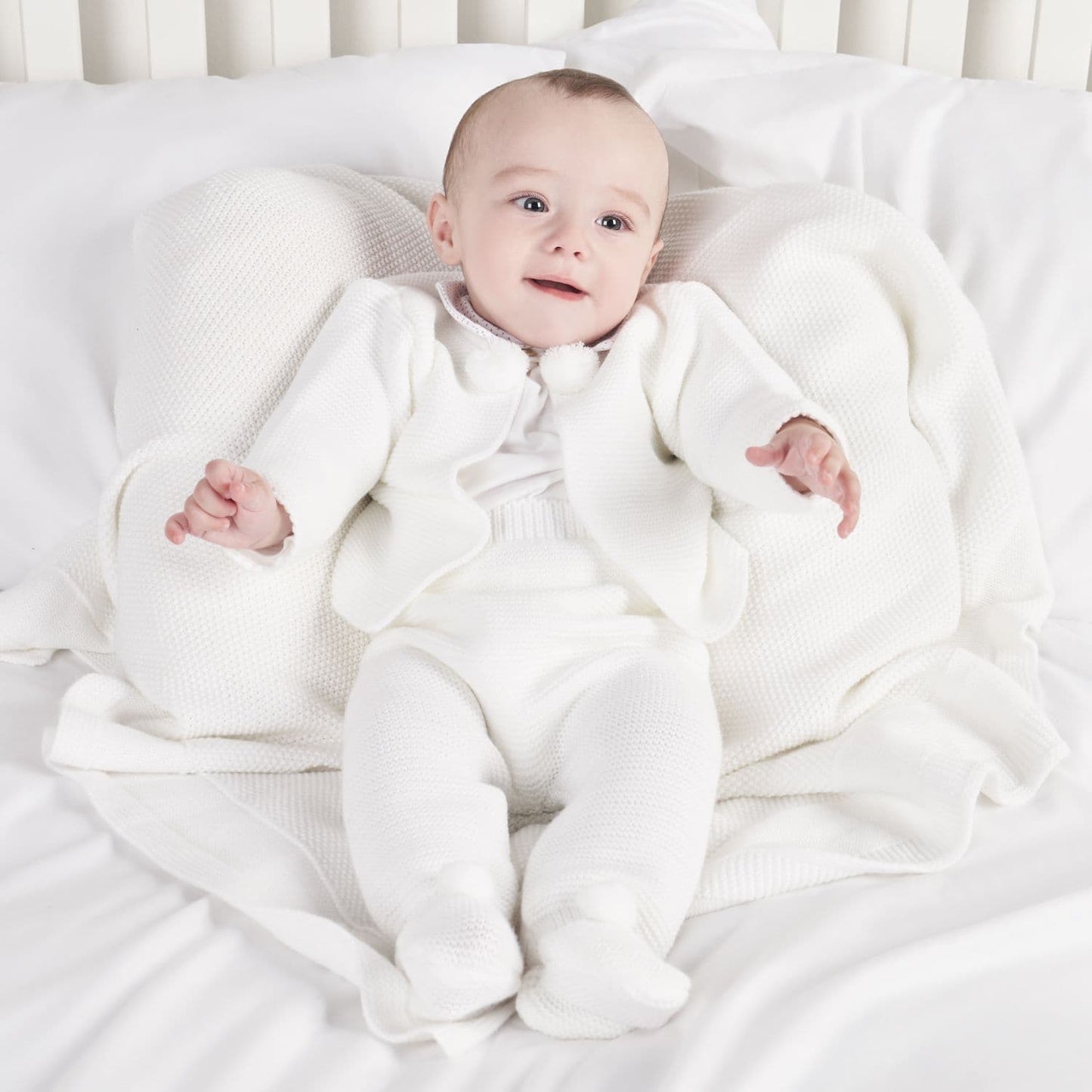 baby unisex knitted outfit