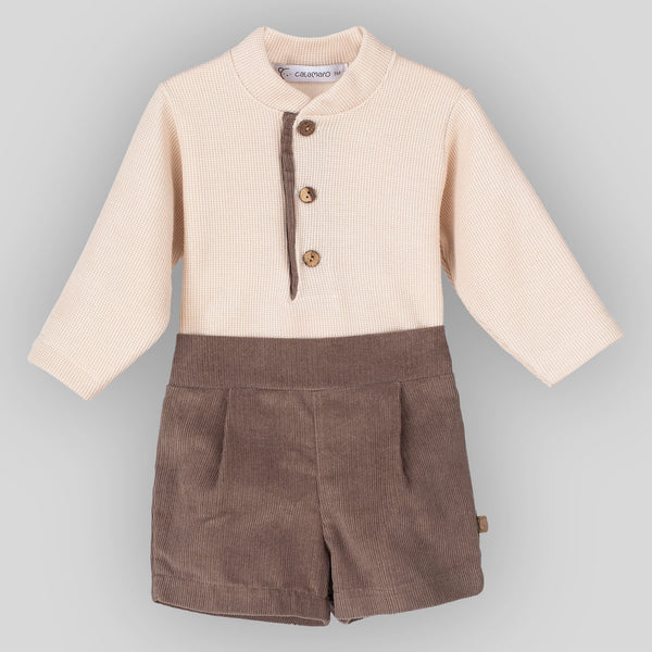 baby boys traditional neutral outfit 