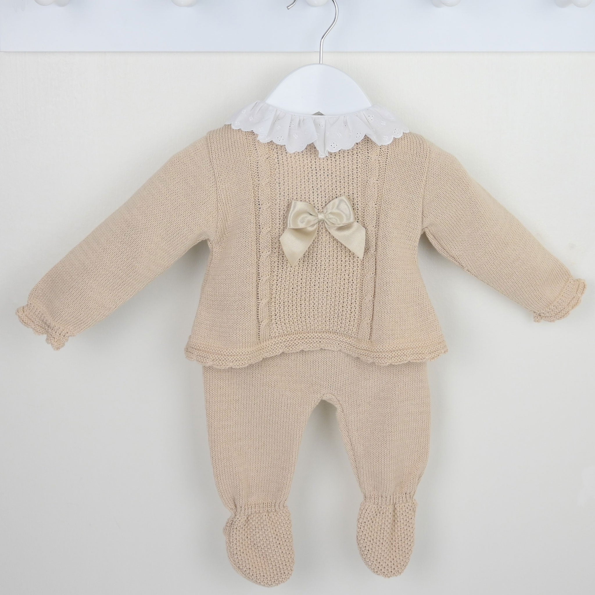 pex baby beige outfit