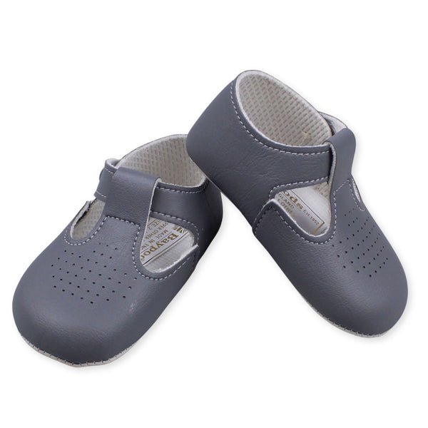 baby boys grey shoes