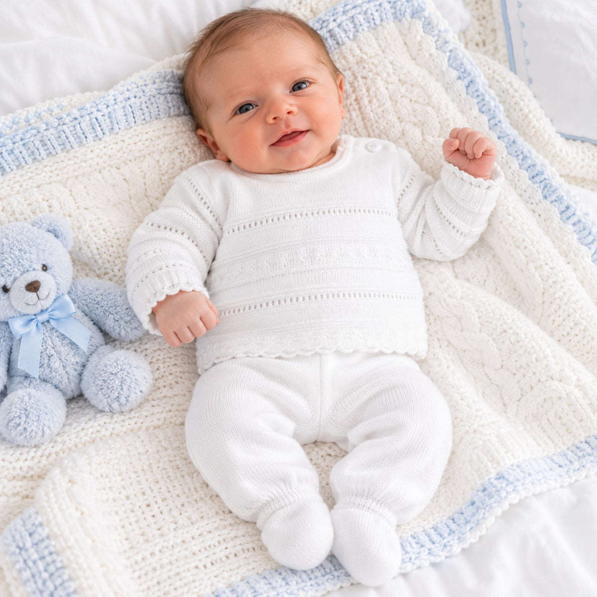 baby whte knitted 2 piece outfit by dandeion