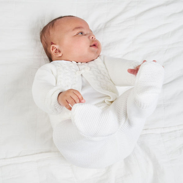 baby unisex white knitted outfit