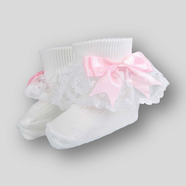 white ankle socks with pink thrilly bow