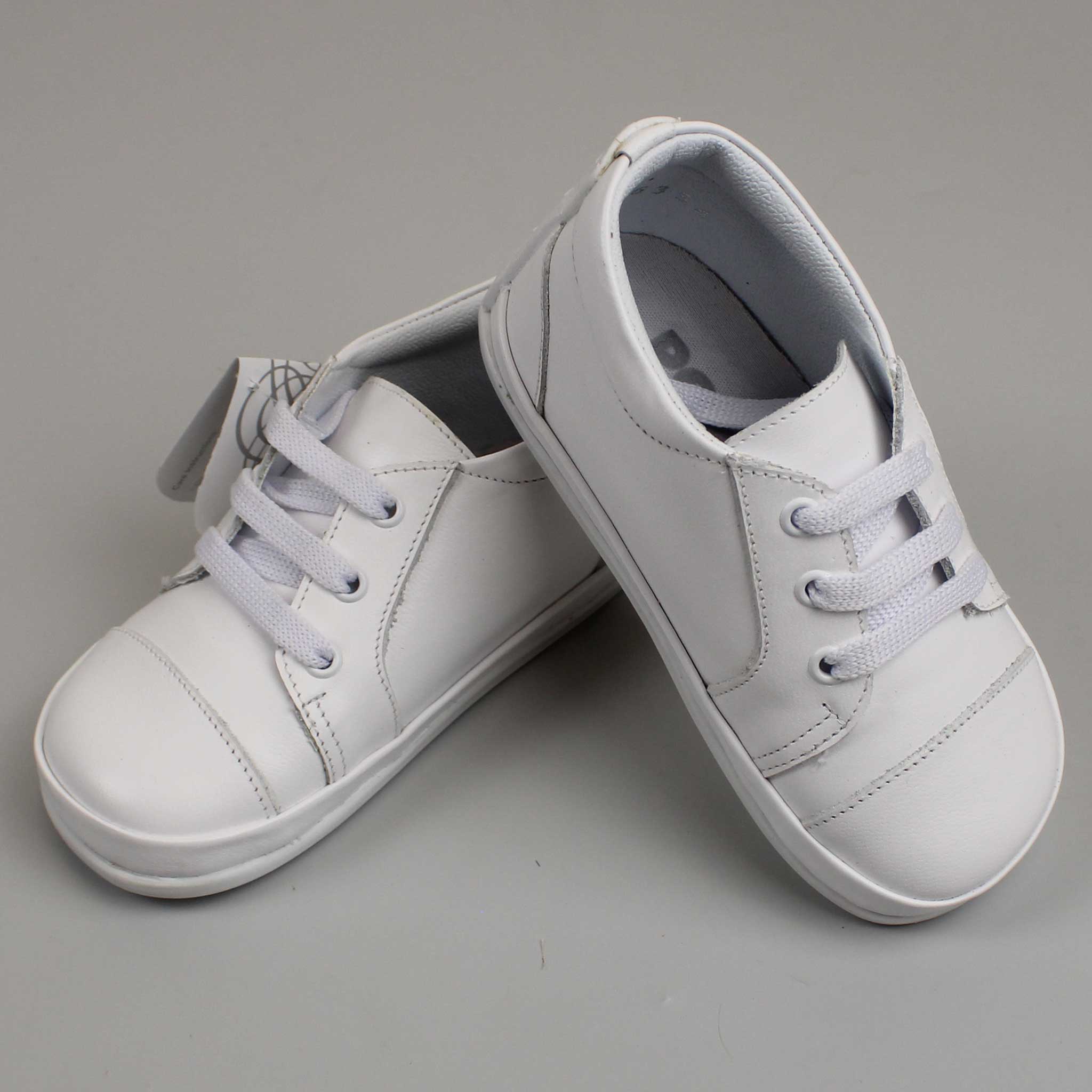 Pex White laced leather shoes