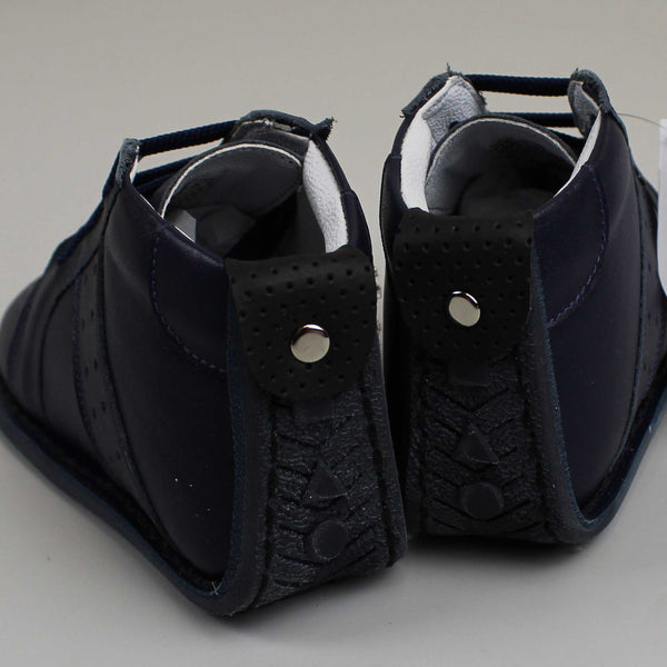 black leather baby boys laced shoes