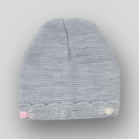 grey knitted hat